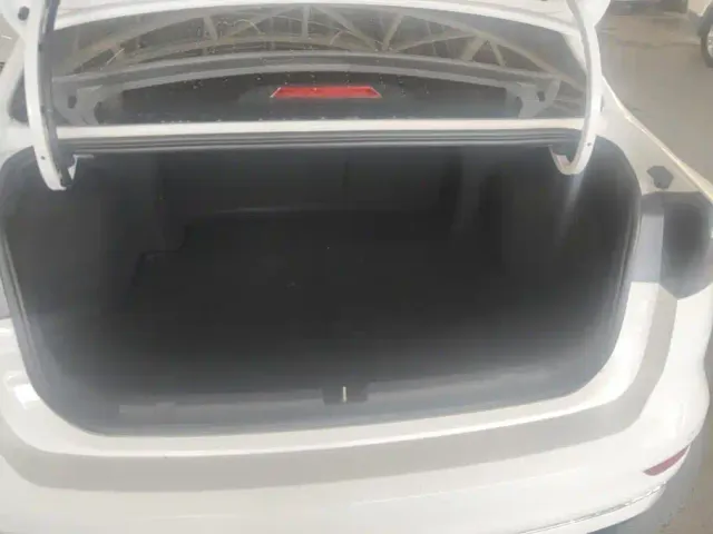 Geely Emgrand — Фото автомобиля 4