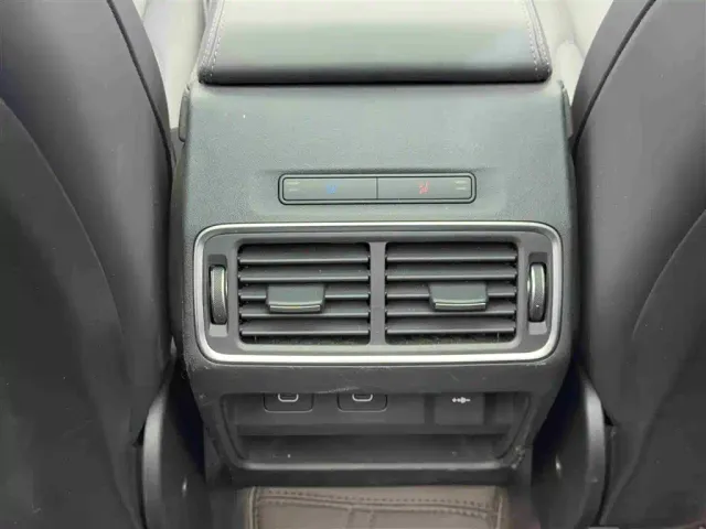 Land Rover Discovery Sport — Фото автомобиля 11