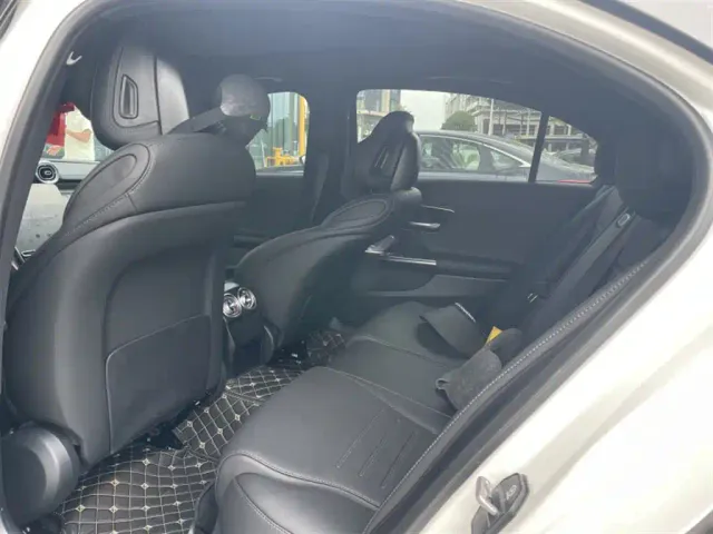 Mercedes-Benz C-Class — Фото автомобиля 6
