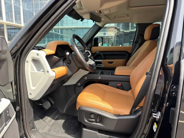Land Rover Defender — Фото автомобиля 4