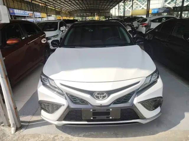 Toyota Camry — Фото автомобиля 2