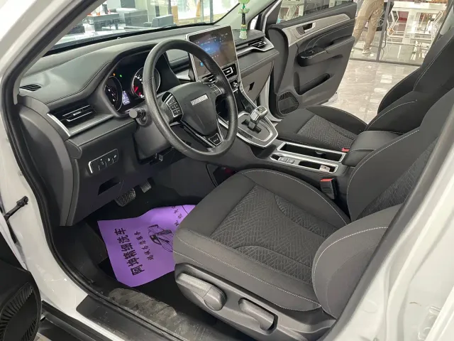 Haval M6 — Фото автомобиля 5