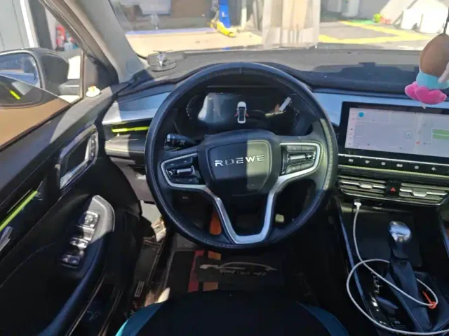 Roewe i5 — Фото автомобиля 15