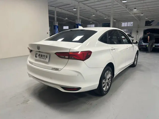 Buick Verano — Фото автомобиля 4