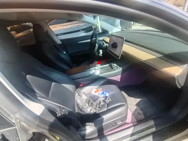 Tesla Model 3 2023 Rear-Wheel Drive — Фото автомобиля 15