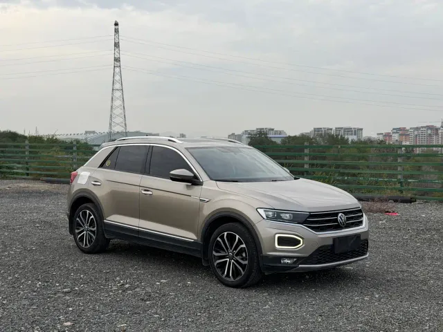 Volkswagen T-Roc — Фото автомобиля 3