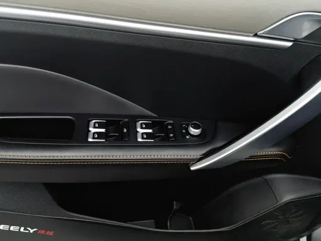Geely Binyue — Фото автомобиля 9