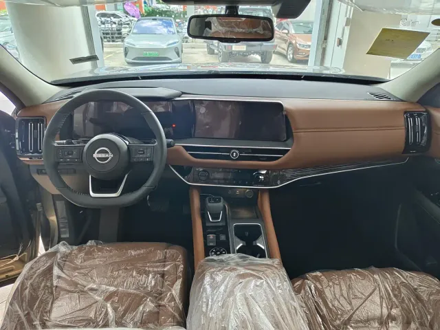 Nissan Terra — Фото автомобиля 5