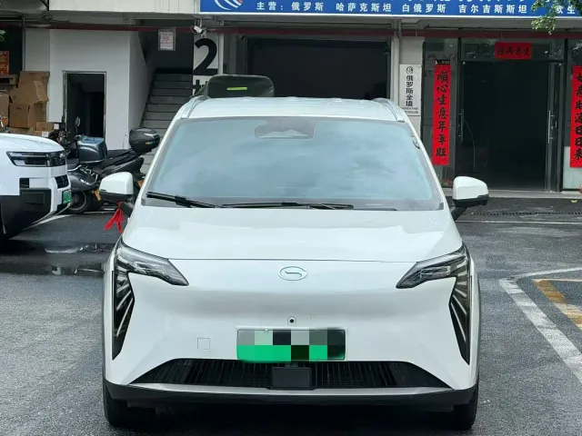 GAC Aion Y — Фото автомобиля 2