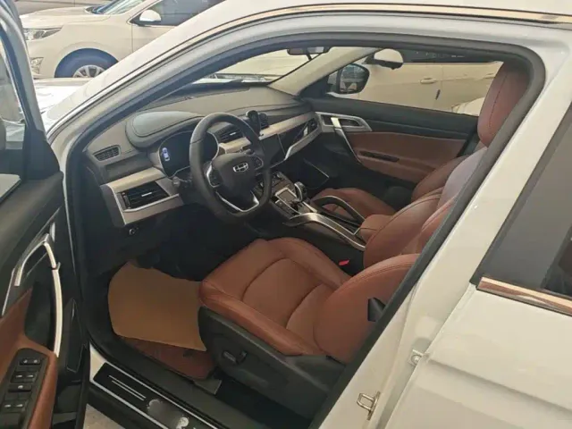 Geely Boyue — Фото автомобиля 15