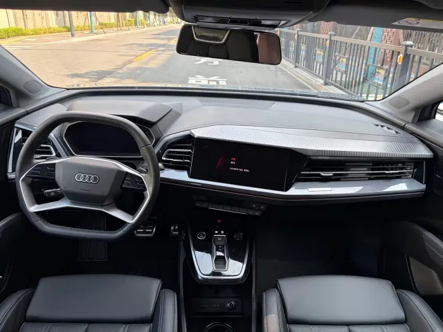 Audi Q4 e-tron — Фото автомобиля 9