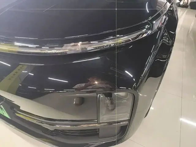 Li Auto L8 — Фото автомобиля 23