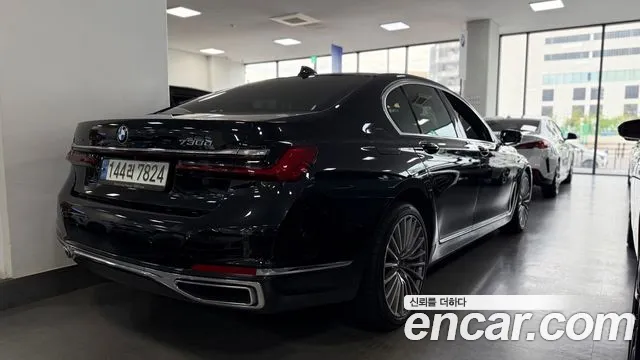 BMW 7 Series — Фото автомобиля 2
