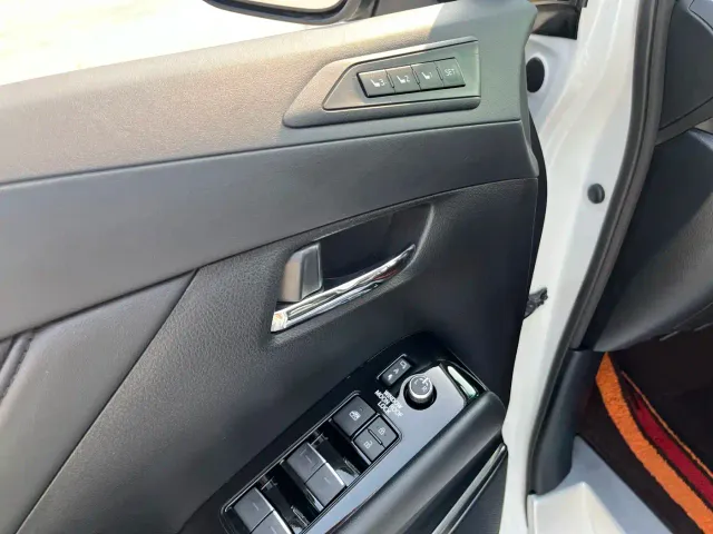 Toyota Vellfire — Фото автомобиля 5
