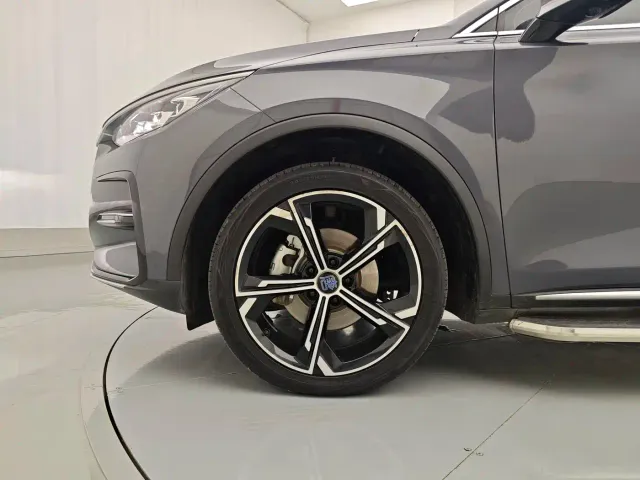 BYD Tang — Фото автомобиля 5