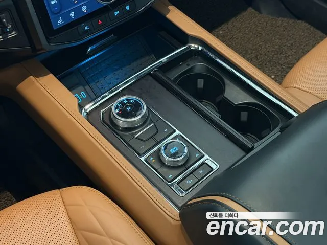 Ford Expedition — Фото автомобиля 12