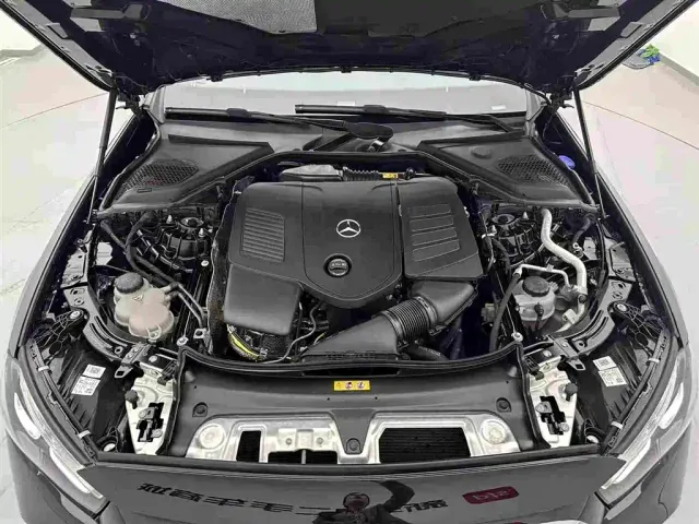 Mercedes-Benz E-Class — Фото автомобиля 25