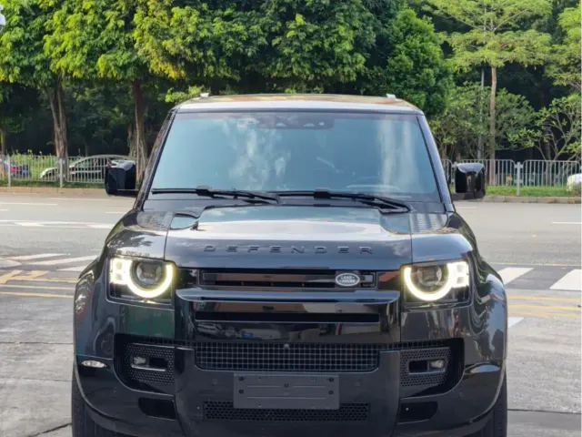 Land Rover Defender — Фото автомобиля 2