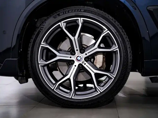 BMW X5 — Фото автомобиля 12