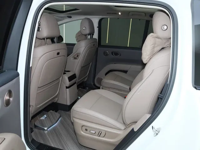 Li Auto Li i8 2025 Standard Edition — Фото автомобиля 21