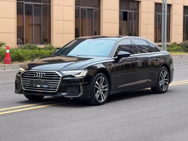 Фотография автомобиля — Audi A6L