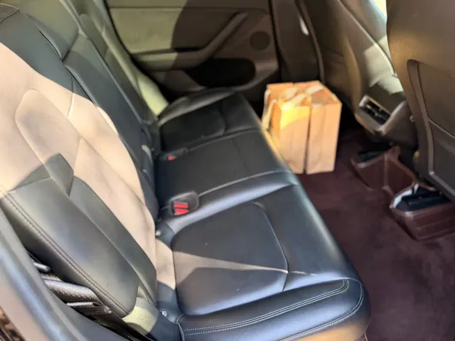 Tesla Model Y — Фото автомобиля 17