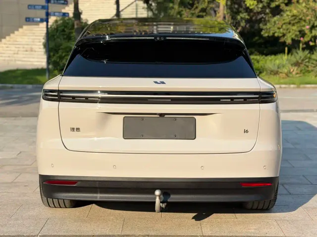 Li Auto i6 — Фото автомобиля 6