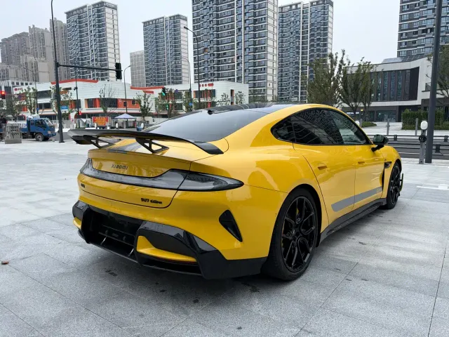 Xiaomi Auto Xiaomi SU7 Ultra 2025 Model Ultra — Фото автомобиля 11
