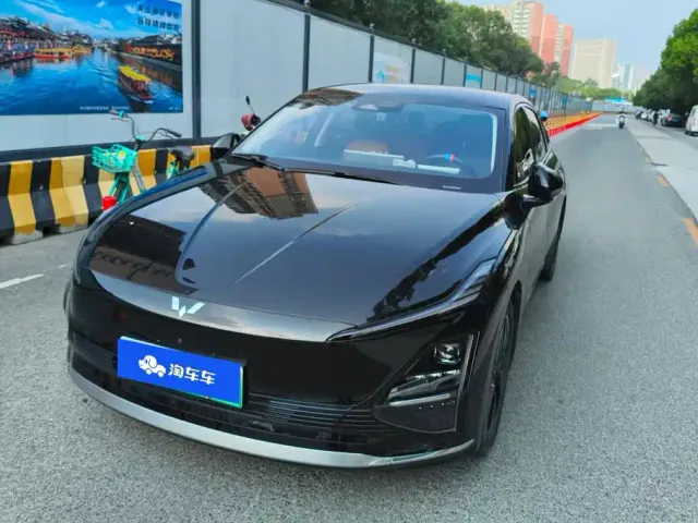 Фотография автомобиля — Wuling Starlight
