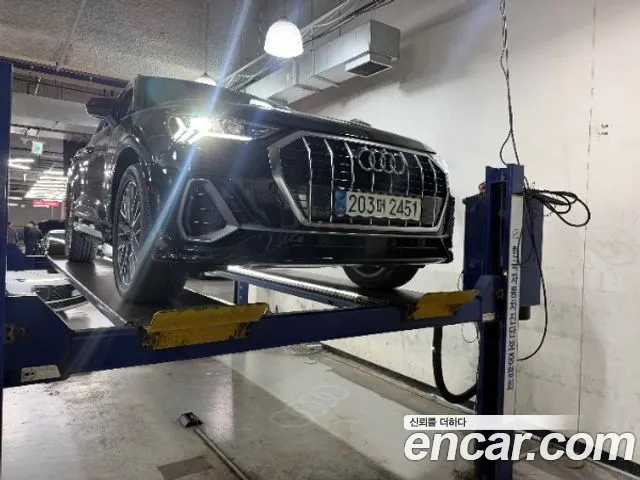 Фотография автомобиля — Audi Q3 F3