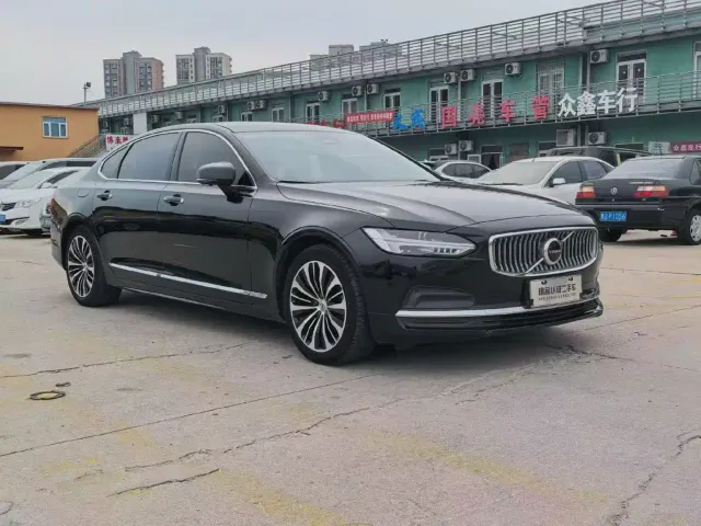 Volvo S90 — Фото автомобиля 3