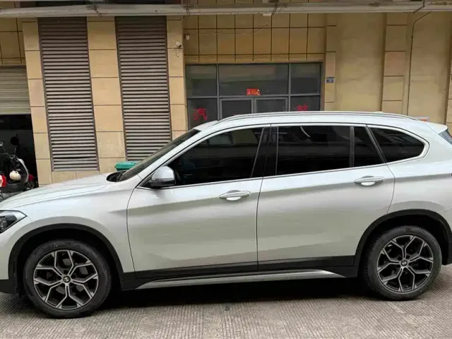 BMW X1 — Фото автомобиля 4