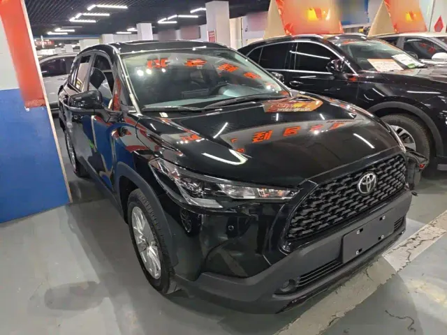Toyota Corolla Cross — Фото автомобиля 3