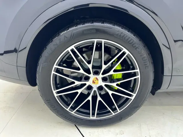 Porsche Cayenne — Фото автомобиля 27