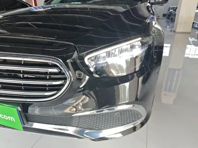 Mercedes-Benz E-Class — Фото автомобиля 22