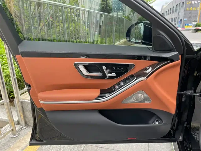 Mercedes-Benz S-Class — Фото автомобиля 10