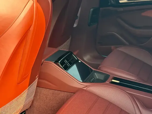 Porsche Panamera — Фото автомобиля 10