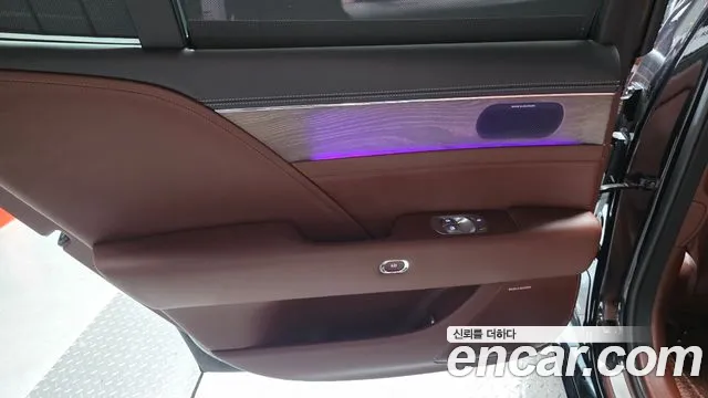Genesis G90 Бензин 3.5 турбо AWD — Фото автомобиля 25