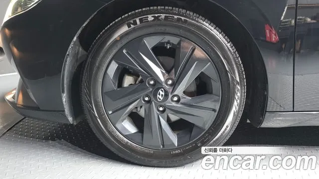 Hyundai AVANTE Avante (CN7) — Фото автомобиля 5