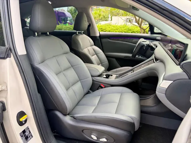 IM Motors LS6 — Фото автомобиля 12
