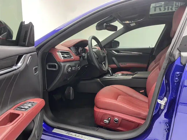 Maserati Ghibli — Фото автомобиля 17