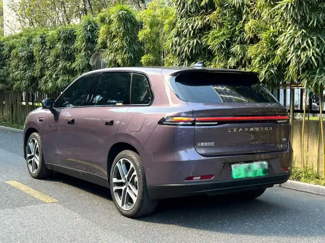 Leapmotor C10 — Фото автомобиля 3