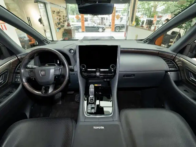Toyota Vellfire — Фото автомобиля 9