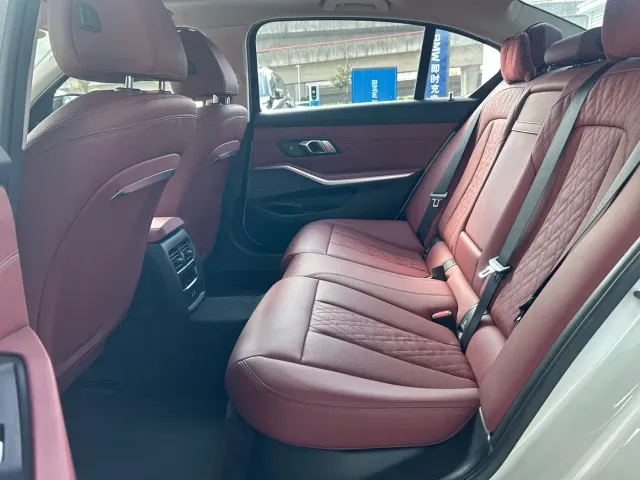BMW 3 Series — Фото автомобиля 6