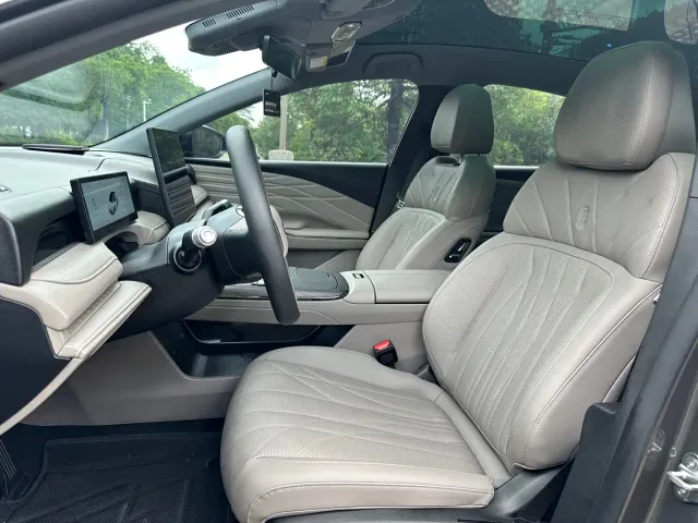 Geely Galaxy Xingyao 8 — Фото автомобиля 20