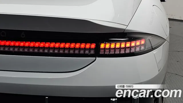 Hyundai Ioniq 6 — Фото автомобиля 8
