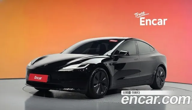 Фотография автомобиля — Tesla Model 3