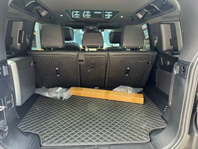 Land Rover Defender — Фото автомобиля 30