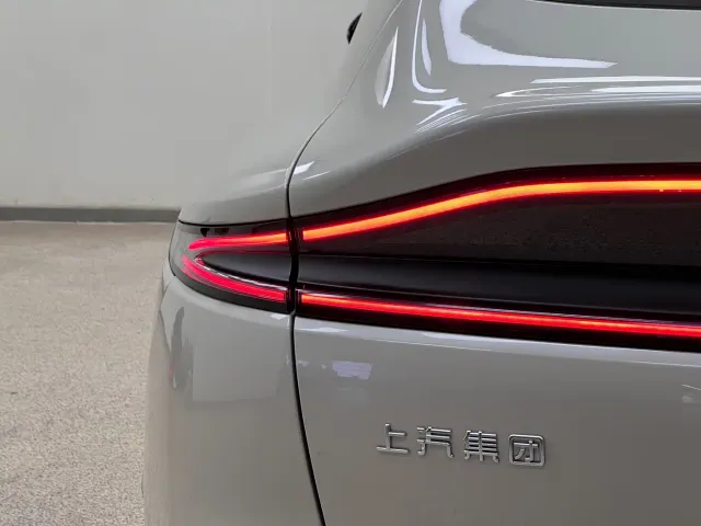 IM Motors LS6 — Фото автомобиля 11