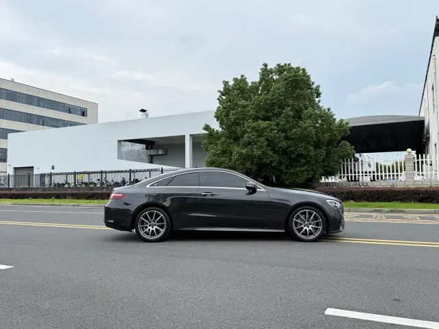 Mercedes-Benz E-Class — Фото автомобиля 9